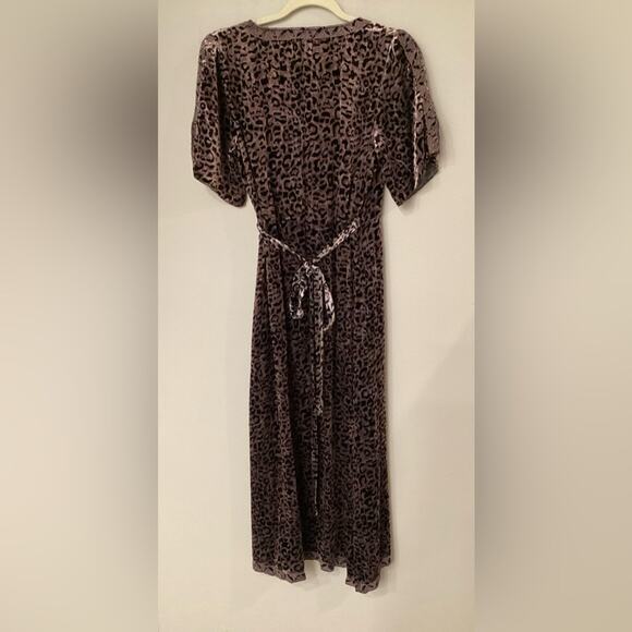 Johnny Was NWT Leopard Velvet Wrap Dress in Size Small. - Picture 9 of 11